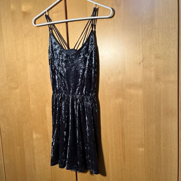 Xhilaration Pants - Slate Blue Crushed Velvet V-Neck Romper Ties Around Neck Size M